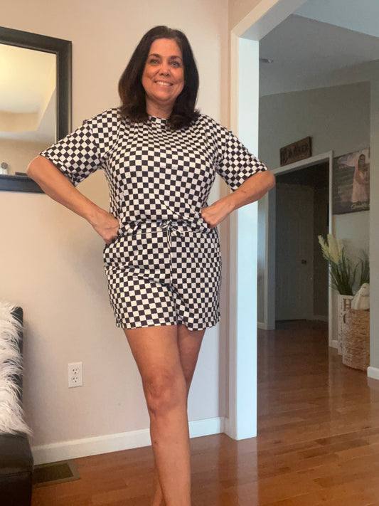 Black checkered set
